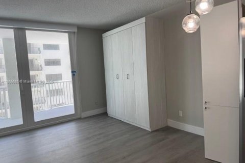 Снять в аренду кондоминиум в Майами-Бич, Флорида 52.95м2, № 2017289 - фото 26