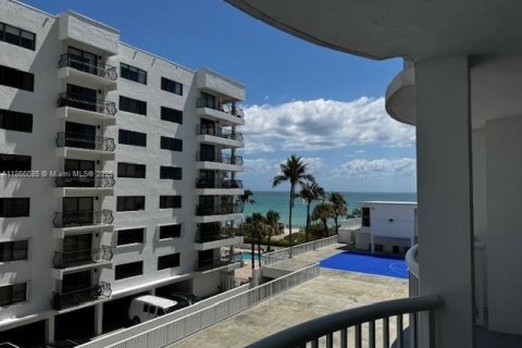 Снять в аренду кондоминиум в Майами-Бич, Флорида 52.95м2, № 2017289 - фото 29