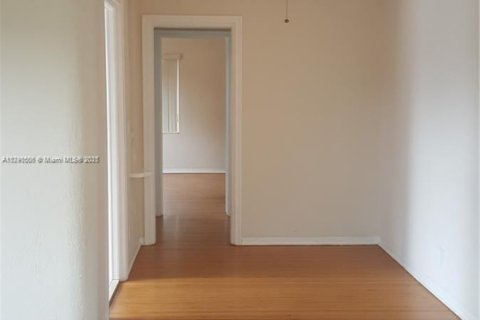 Apartamento en alquiler en Miami, Florida, 1 dormitorio, 259.1 m2 № 1959798 - foto 7