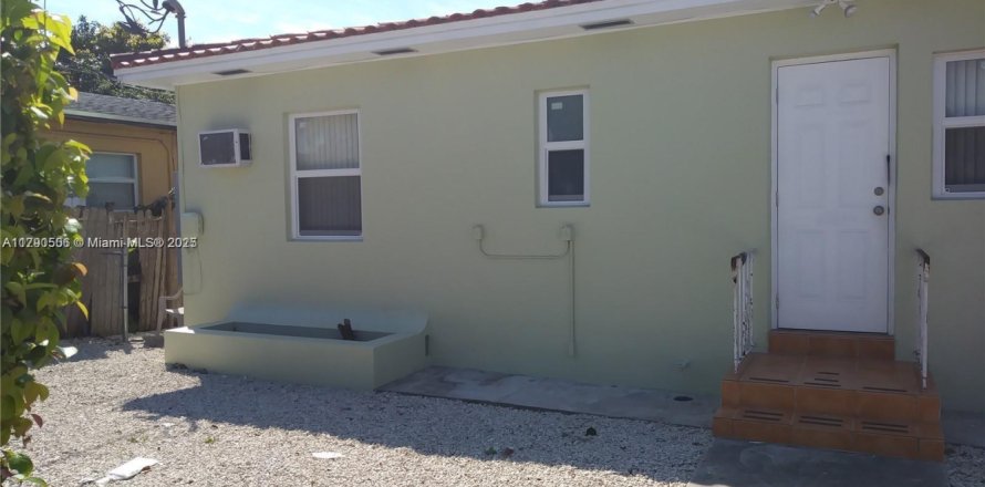 Apartamento en Miami, Florida 1 dormitorio, 259.1 m2 № 1959798