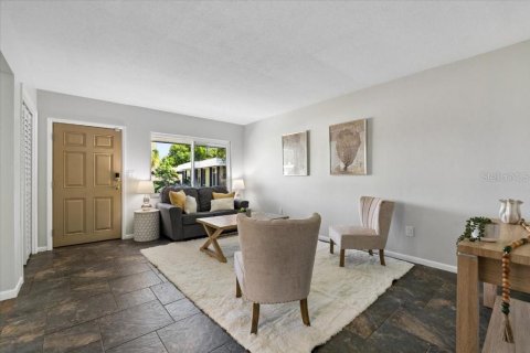 Duplex in Largo, Florida 4 bedrooms, 206.52 sq.m. № 2423928 - photo 25