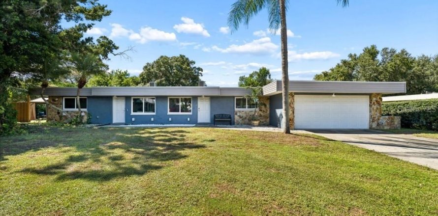 Duplex in Largo, Florida 4 bedrooms, 206.52 sq.m. № 2423928