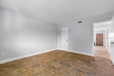 Duplex in Largo, Florida 4 bedrooms, 206.52 sq.m. № 2423928 - photo 16