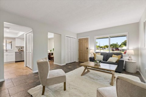 Duplex in Largo, Florida 4 bedrooms, 206.52 sq.m. № 2423928 - photo 26