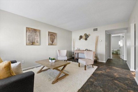 Duplex in Largo, Florida 4 bedrooms, 206.52 sq.m. № 2423928 - photo 23