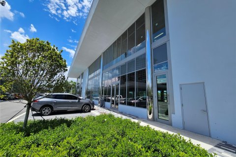 Commercial property in Hallandale Beach, Florida № 2032718 - photo 21