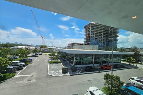 Commercial property in Hallandale Beach, Florida № 2032718 - photo 19