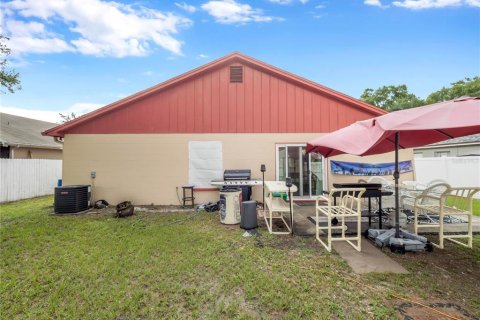 House in Lutz, Florida 3 bedrooms, 149.02 sq.m. № 2217654 - photo 30