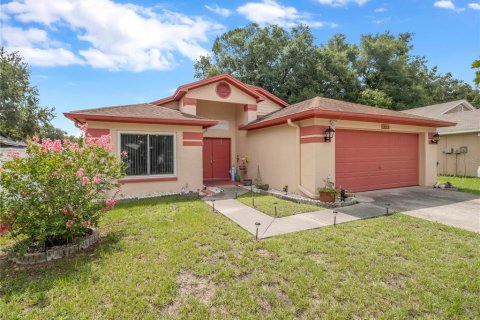 House in Lutz, Florida 3 bedrooms, 149.02 sq.m. № 2217654 - photo 3