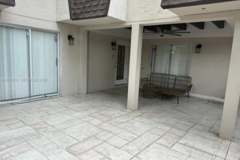 Touwnhouse à louer à Coral Springs, Floride: 3 chambres, 133.22 m2 № 2084422 - photo 3