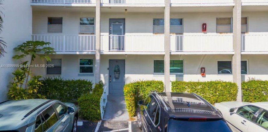 Condo in Sunrise, Florida, 2 bedrooms  № 1952526