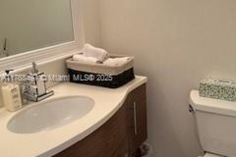 Copropriété à louer à Hallandale Beach, Floride: 1 chambre, 80.82 m2 № 2037187 - photo 13