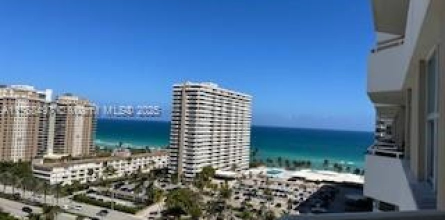 Condo à Hallandale Beach, Floride, 1 chambre  № 2037187