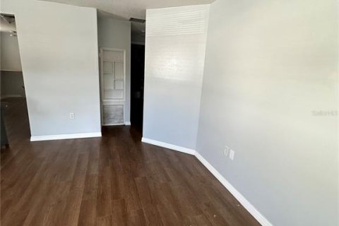 Commercial property in Bradenton, Florida 6 bedrooms, 239.5 sq.m. № 1588779 - photo 13