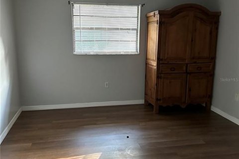 Commercial property in Bradenton, Florida 6 bedrooms, 239.5 sq.m. № 1588779 - photo 4