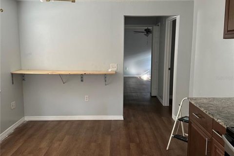 Commercial property in Bradenton, Florida 6 bedrooms, 239.5 sq.m. № 1588779 - photo 9