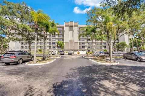 Copropriété à louer à Davie, Floride: 2 chambres, 109.62 m2 № 2432564 - photo 2