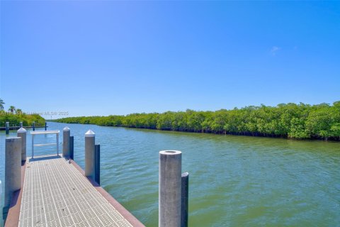 Commercial property in Marathon, Florida № 1779694 - photo 9