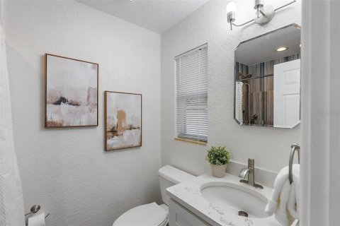 House in Saint Petersburg, Florida 4 bedrooms, 151.99 sq.m. № 1556800 - photo 13