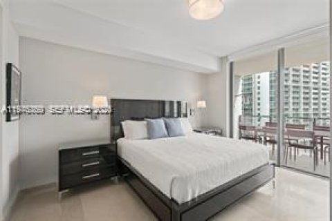 Condo in Miami, Florida, 2 bedrooms  № 2040669 - photo 7