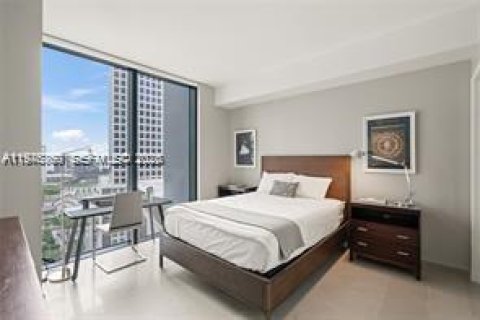 Condo in Miami, Florida, 2 bedrooms  № 2040669 - photo 21