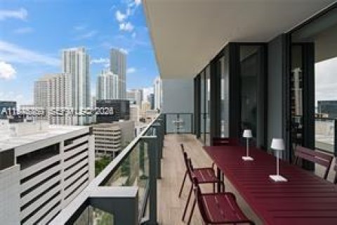 Condo in Miami, Florida, 2 bedrooms  № 2040669 - photo 2