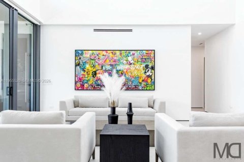 Casa en alquiler en Miami, Florida, 6 dormitorios, 381.18 m2 № 2010669 - foto 11