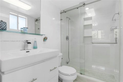 Condominio en venta en Miami, Florida, 3 dormitorios, 96.62 m2 № 1956369 - foto 14
