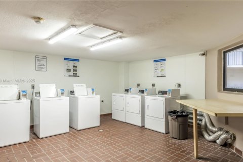 Condominio en venta en Miami, Florida, 3 dormitorios, 96.62 m2 № 1956369 - foto 24