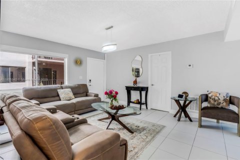 Condominio en venta en Miami, Florida, 3 dormitorios, 96.62 m2 № 1956369 - foto 8