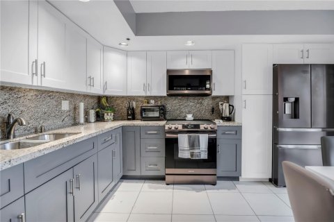 Condominio en venta en Miami, Florida, 3 dormitorios, 96.62 m2 № 1956369 - foto 2