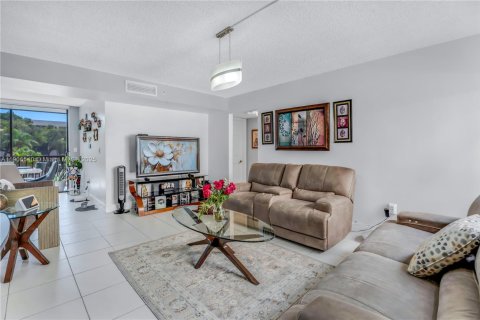 Condominio en venta en Miami, Florida, 3 dormitorios, 96.62 m2 № 1956369 - foto 6