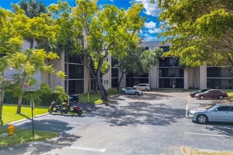 Condominio en venta en Miami, Florida, 3 dormitorios, 96.62 m2 № 1956369 - foto 25