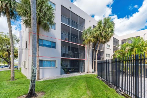 Condominio en venta en Miami, Florida, 3 dormitorios, 96.62 m2 № 1956369 - foto 21