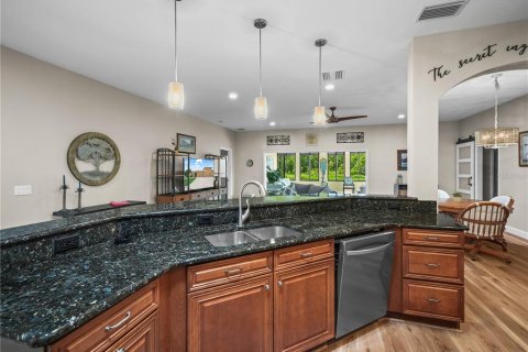 House in Lake Wales, Florida 2 bedrooms, 222.78 sq.m. № 1780751 - photo 7