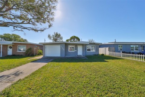 Casa en alquiler en Pinellas Park, Florida, 3 dormitorios, 81.94 m2 № 1915917 - foto 1