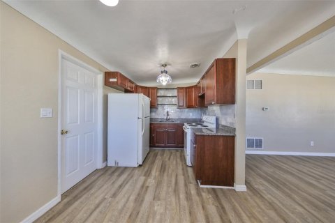 Casa en alquiler en Pinellas Park, Florida, 3 dormitorios, 81.94 m2 № 1915917 - foto 13