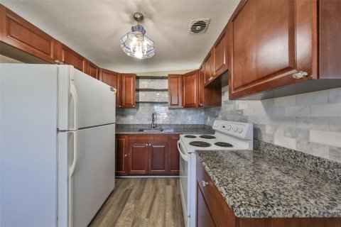 Casa en alquiler en Pinellas Park, Florida, 3 dormitorios, 81.94 m2 № 1915917 - foto 10