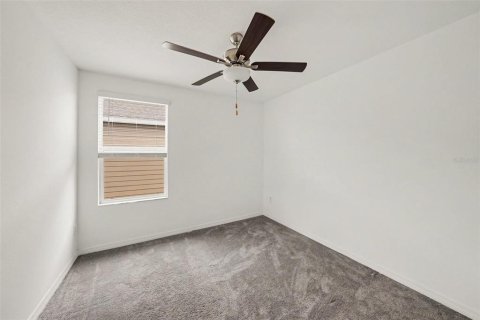 Casa en venta en Zephyrhills, Florida, 5 dormitorios, 205.96 m2 № 2388766 - foto 11