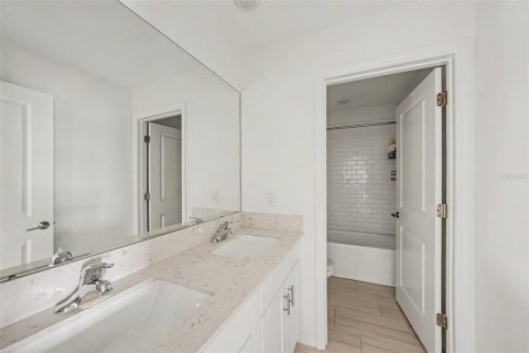 Casa en venta en Zephyrhills, Florida, 5 dormitorios, 205.96 m2 № 2388766 - foto 16