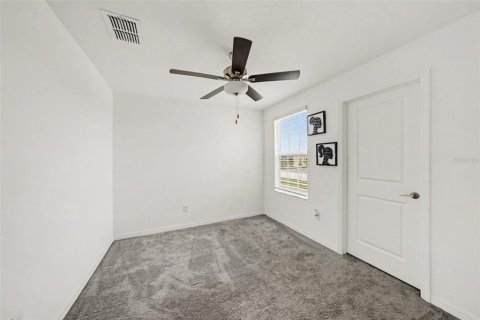 Casa en venta en Zephyrhills, Florida, 5 dormitorios, 205.96 m2 № 2388766 - foto 12