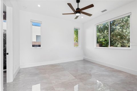Casa en venta en Sarasota, Florida, 4 dormitorios, 299.52 m2 № 1918919 - foto 18