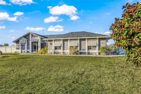 Villa ou maison à vendre à Cape Coral, Floride: 3 chambres, 208.29 m2 № 2004971 - photo 5