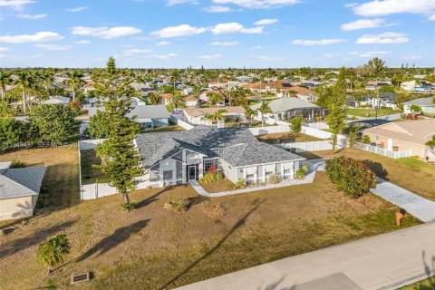 Villa ou maison à vendre à Cape Coral, Floride: 3 chambres, 208.29 m2 № 2004971 - photo 26