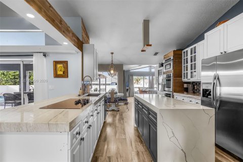 Villa ou maison à vendre à Cape Coral, Floride: 3 chambres, 208.29 m2 № 2004971 - photo 4