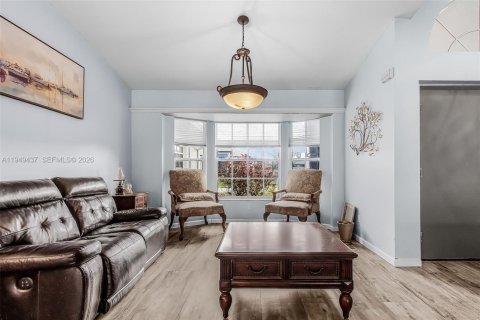 Villa ou maison à vendre à Cape Coral, Floride: 3 chambres, 208.29 m2 № 2004971 - photo 7