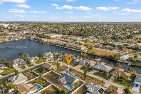 Villa ou maison à vendre à Cape Coral, Floride: 3 chambres, 208.29 m2 № 2004971 - photo 27