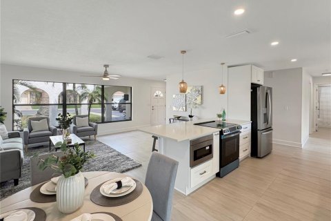 Casa en alquiler en Port Richey, Florida, 3 dormitorios, 148.74 m2 № 1878110 - foto 6