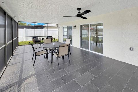 Casa en alquiler en Port Richey, Florida, 3 dormitorios, 148.74 m2 № 1878110 - foto 7