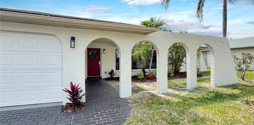 Casa en Port Richey, Florida 3 dormitorios, 148.74 m2 № 1878110